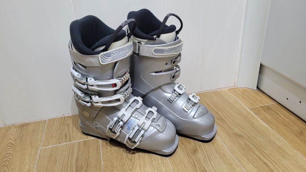 Clapari Salomon  ca NOI marime 24-24.5 Mondo, 286mm, 38-38 2/3 EU