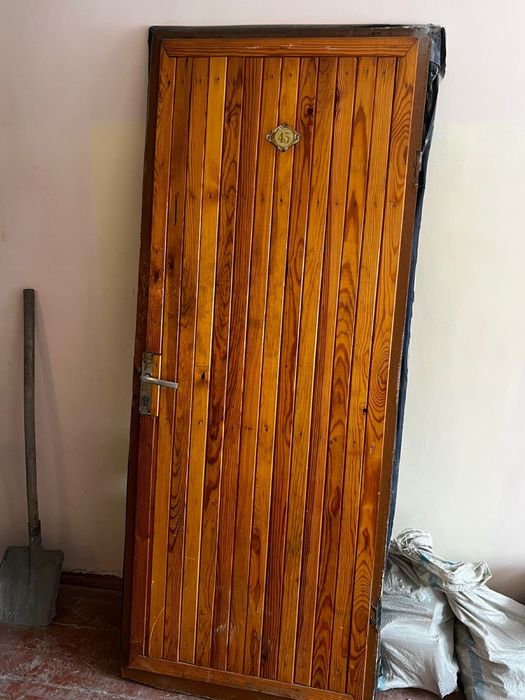 Продам две двери