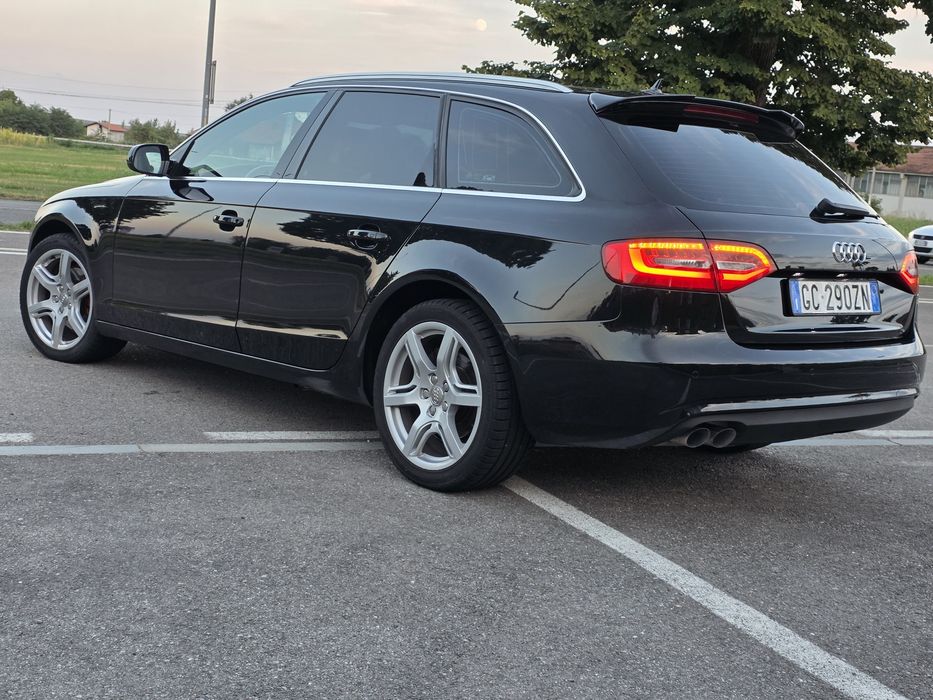Audi A4 Avant 2.0tdi 143cp automatik 8+1 Navi/Led/Xenon/Pilot/Senzori/Start&Stop