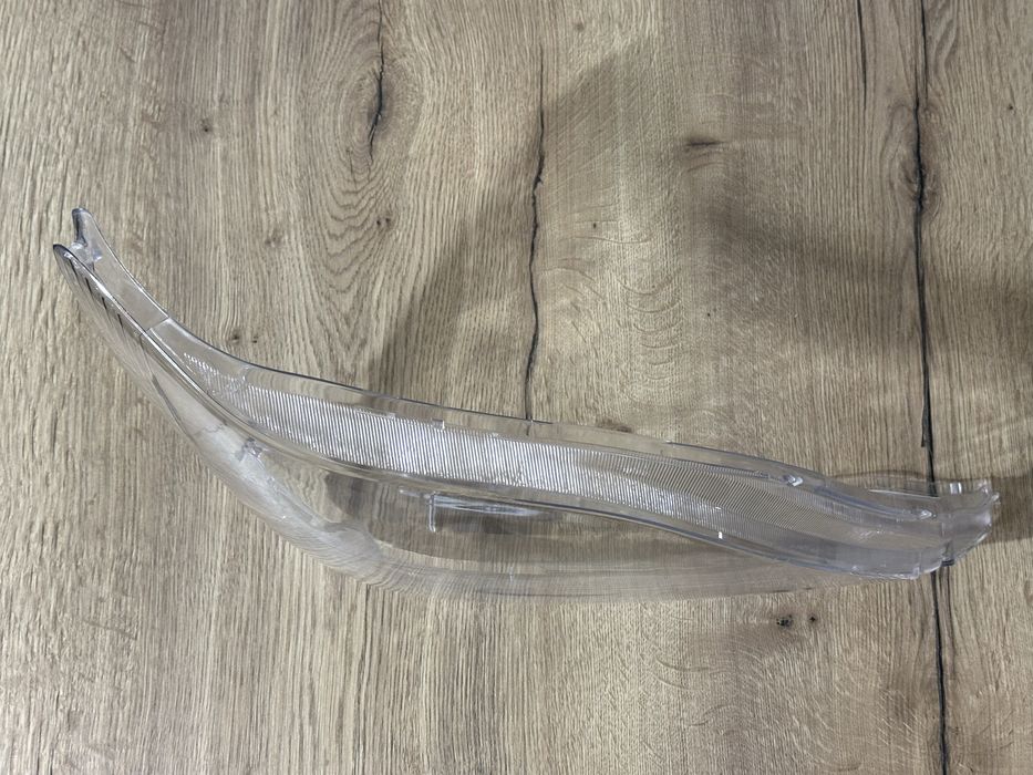 Стекла фар Lexus RX300