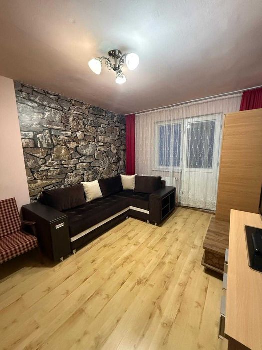 Apartament 3 camere de inchiriat