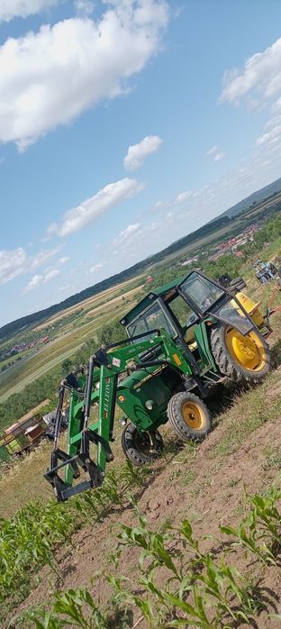 Vând tractor John Deere 1630 cu frontal