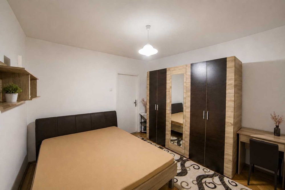 Apartament 3 camere – Piața Operei | Etaj intermediar | Lift | Curte privată | Teren în proprietate