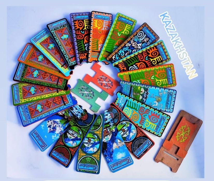 Подарочная подставка Казахстан для телефона.