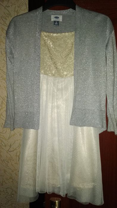 Платье на девочку нарядное