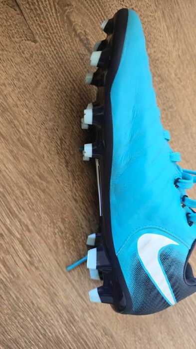 Нови оригинални бутонки и стоножки