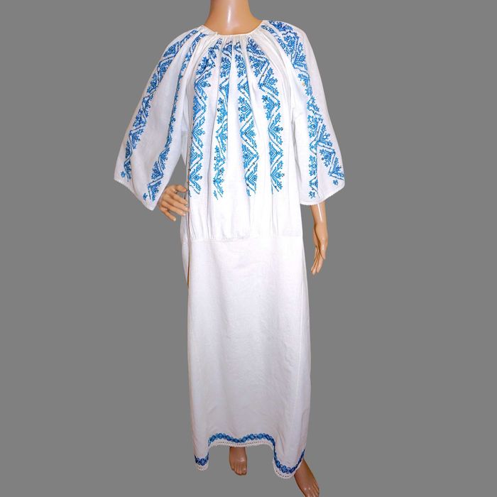 Ie veche din Mehedinti cu paiete metalice ,ie cu poale L-XL