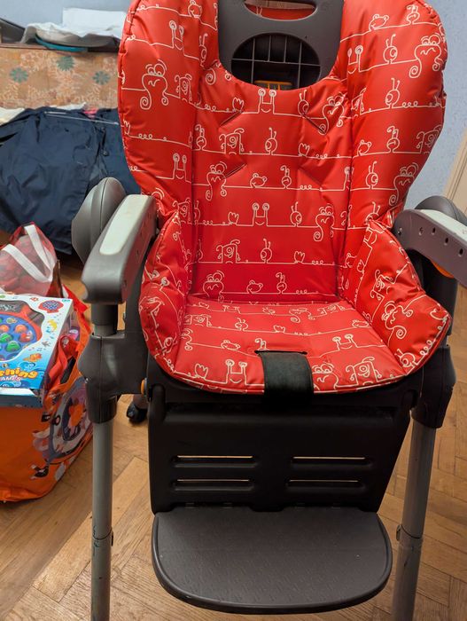 Scaun de masă Chicco reglabil complet – super stabil, gata de folosit!