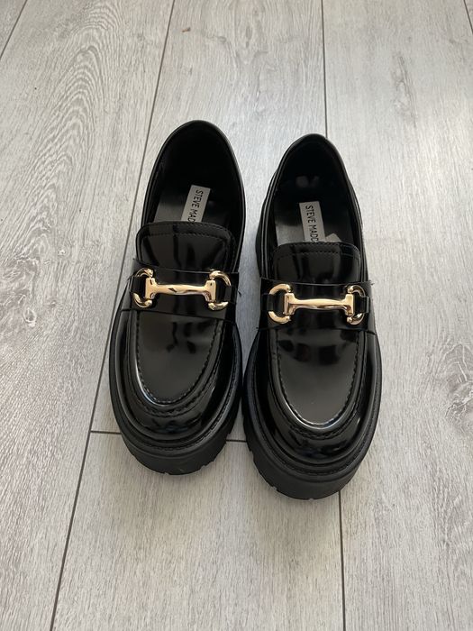 Papuci steve madden ocupy