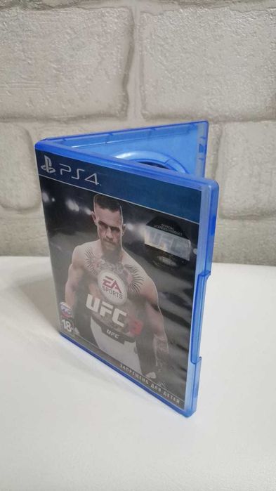 Продам диск с игрой UFC 3 PS4.