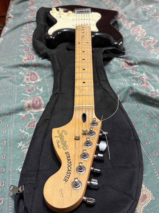 Squier Standard Stratocaster, 2006 год, Тайвань, с чехлом