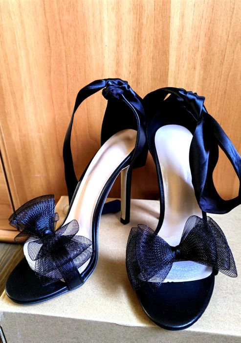 Sandale stiletto noi elegante cu fundă culoare negru
