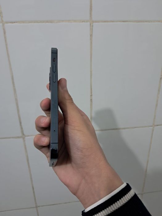 Iphone 12 pro.        .