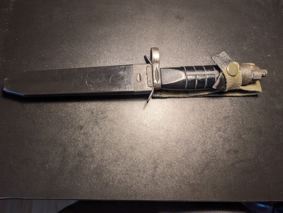 Baioneta Suedeza AK 4