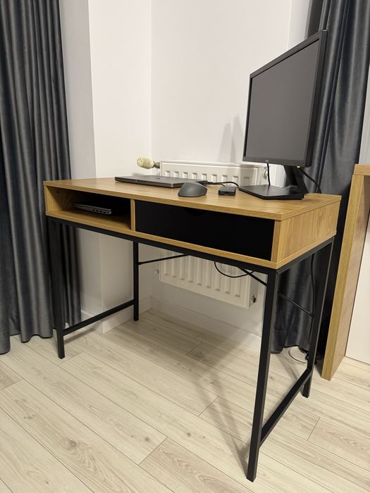 Birou 48 / 95 stejar + cadru negru model Trappedal (Jysk)
