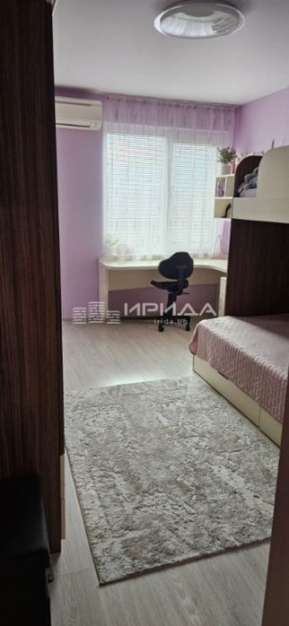 Нов тухлен тристаен до метро