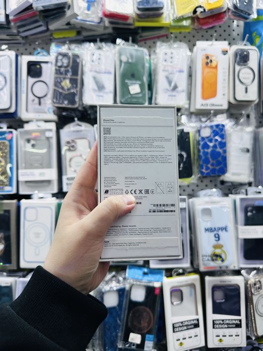 Айфон 17 про почти новый