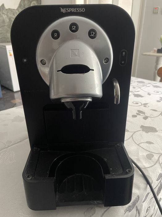 Aparat de cafea Nespresso Professional  CS100