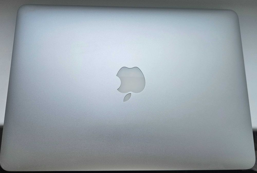 Macbook Pro 13  Retina, 512GB SSD, Mac OS Sequoia и Windows 11