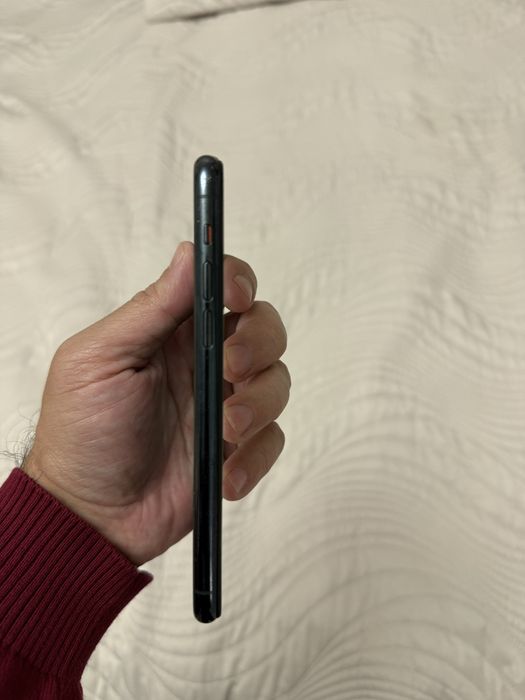 Продам Iphone 11 pro