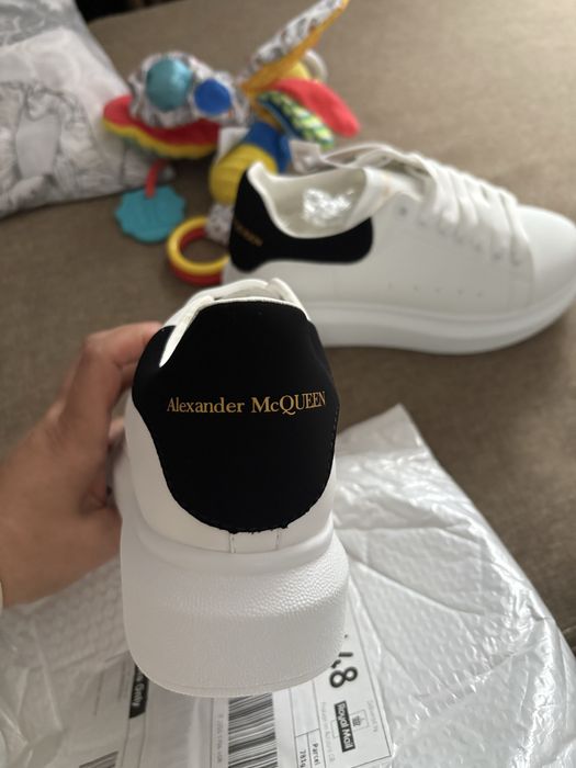 Adidasi noi marimea 36