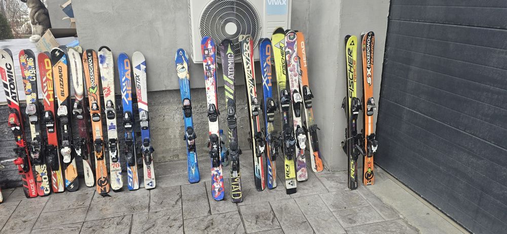 Vand skiuri schiuri adulți si copii 50-100 lei toate marimile