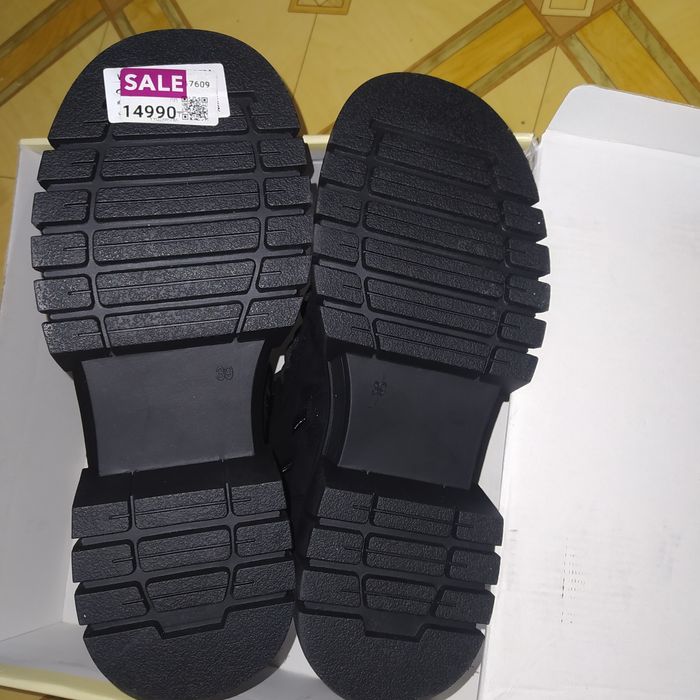 Новые ботинки стильные, зимние. Торг.