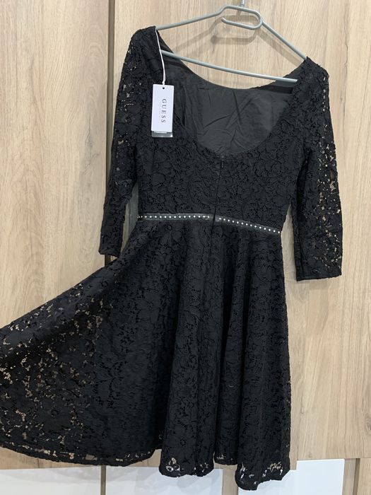 Черна рокля Guess размер ХС