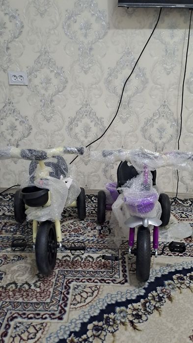 Bolalar uchun 3 g'ildirakli velik.