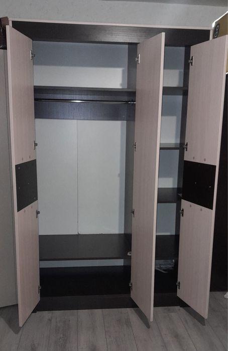 Шкафы для одежды