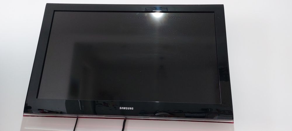 Телевизор Samsung ж/к