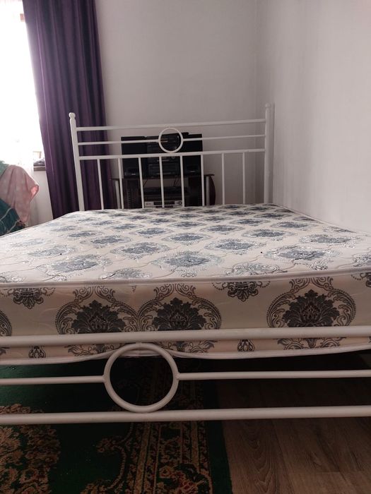 Новая кровать, с новым матрасом