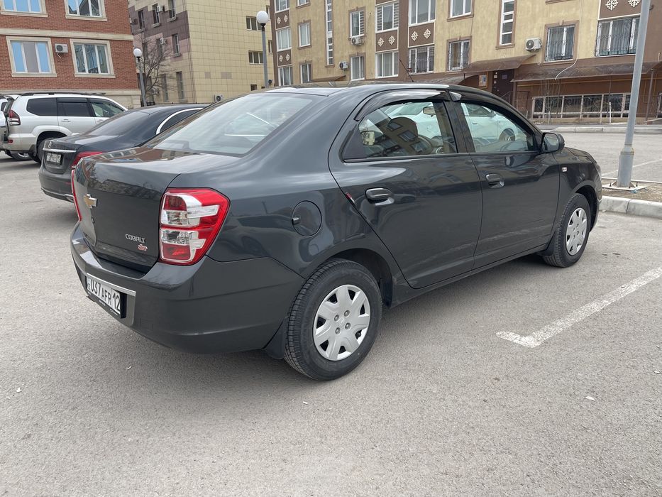 Автомобиль Кобальт