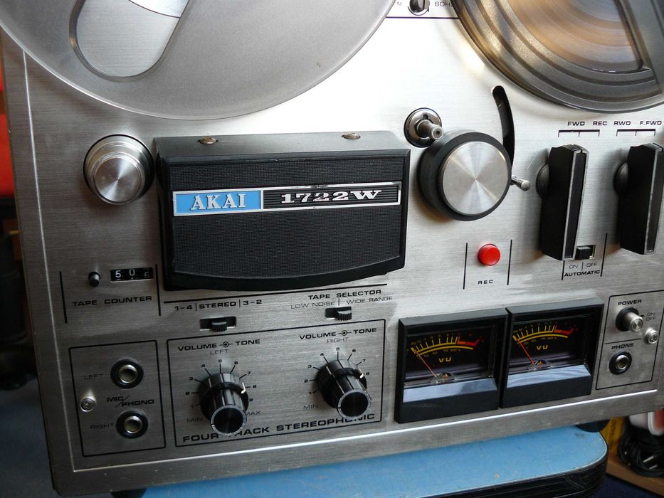 Magnetofon Akai  1722 W