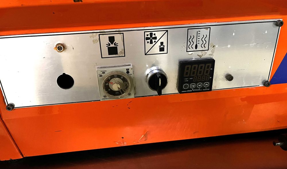 Опаковъчна машина с термосвиваемо фолио