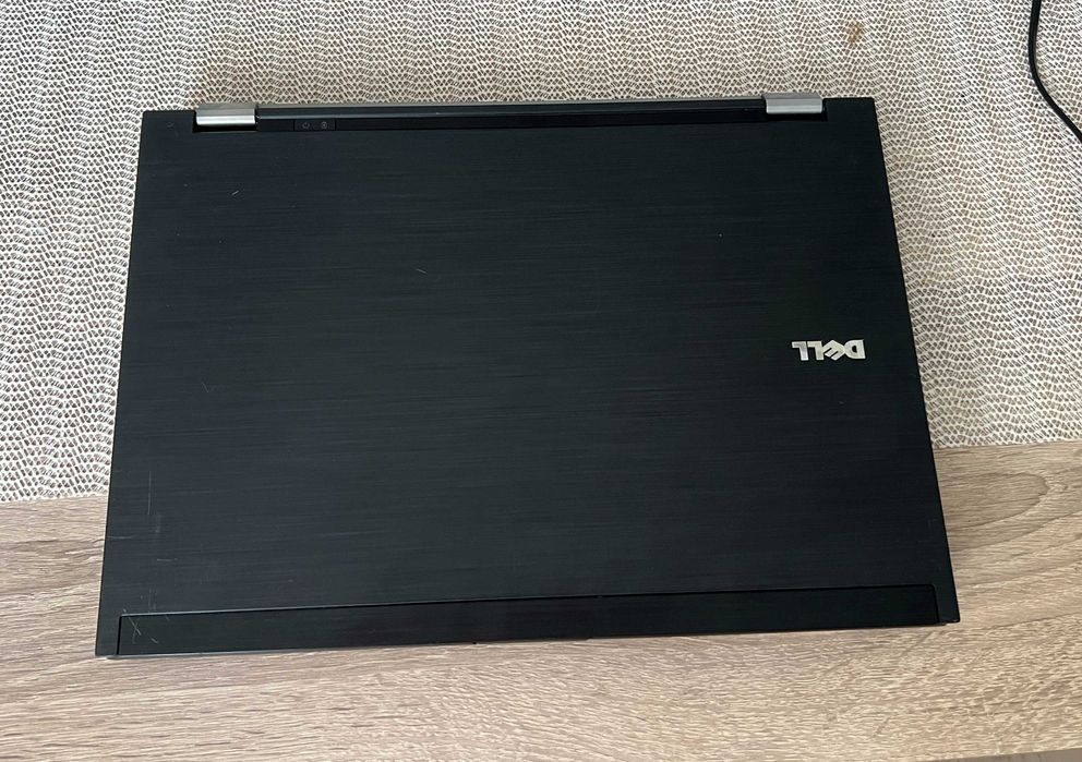 Laptop Dell Latitude E6400 – pentru piese sau reparații