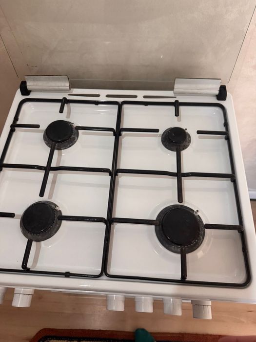 Продам газовую плиту