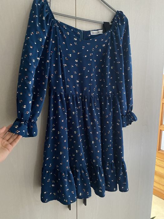 Платье в цветочках