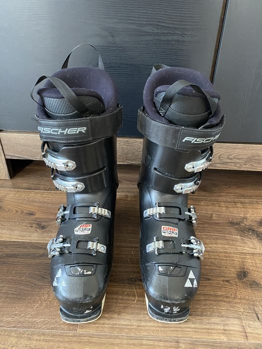 Vand schiuri si clapari second hand Fischer C-line Tribune