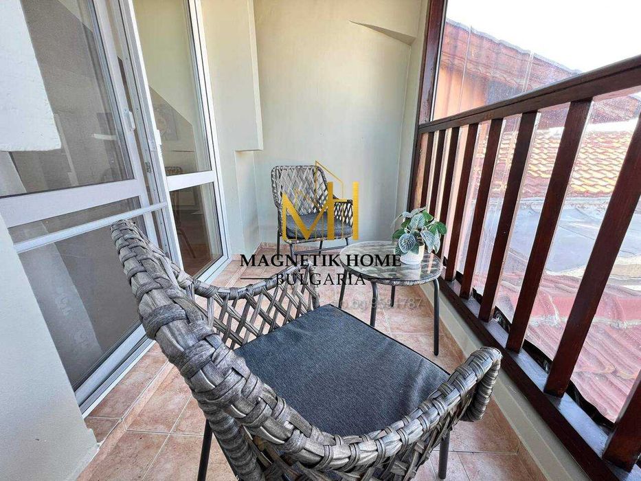 Дава се под наем Двустаен апартамент в Бургас, Център - 120 кв.м за 612 € - Снимка #2