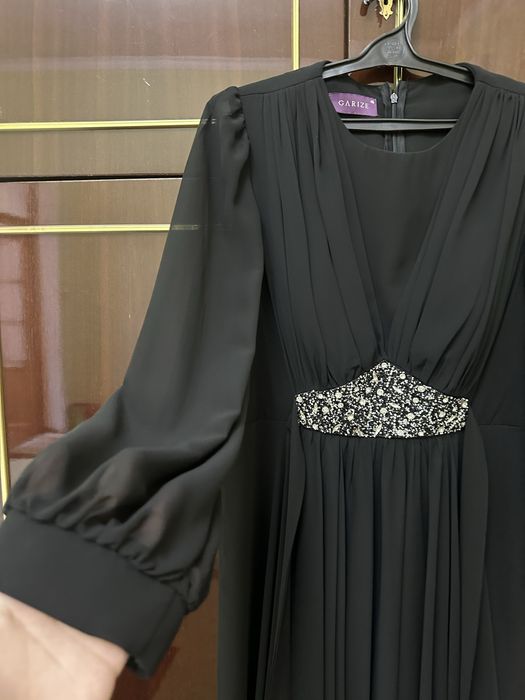 Черное шифоное платье