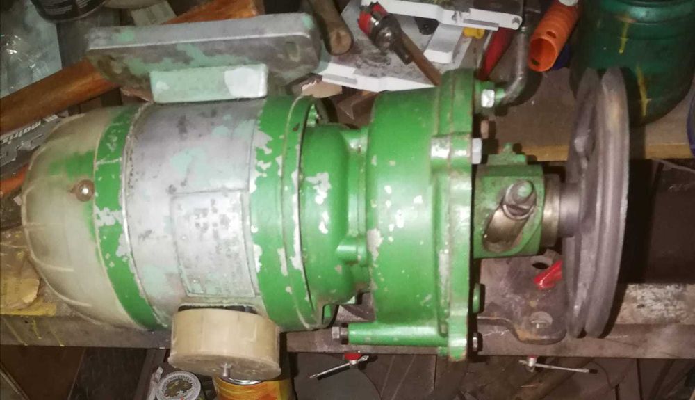 Электродвигатель, привод швейной машины класса 1022.