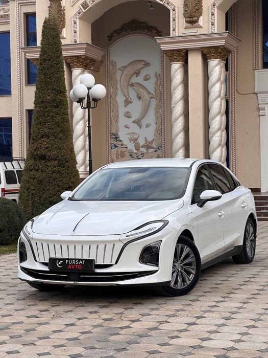 Hongqi e-qm 5 в рассрочку