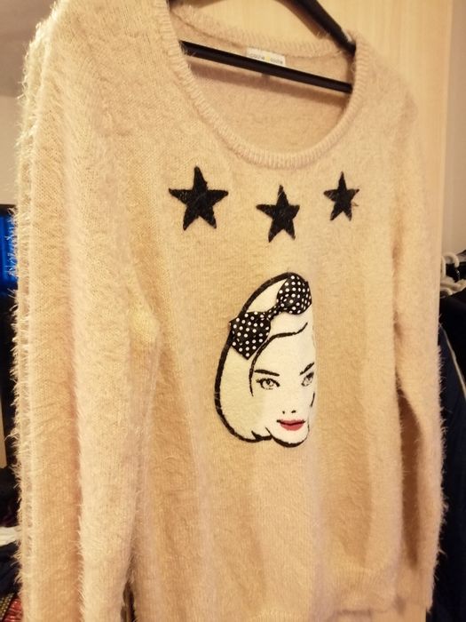 Pulover crem pufos și calitativ, achiziționat Spania nou