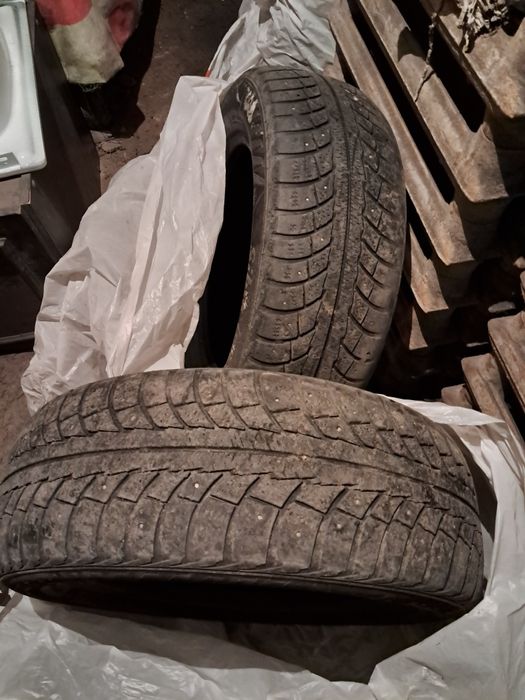 Продам резину 15размер