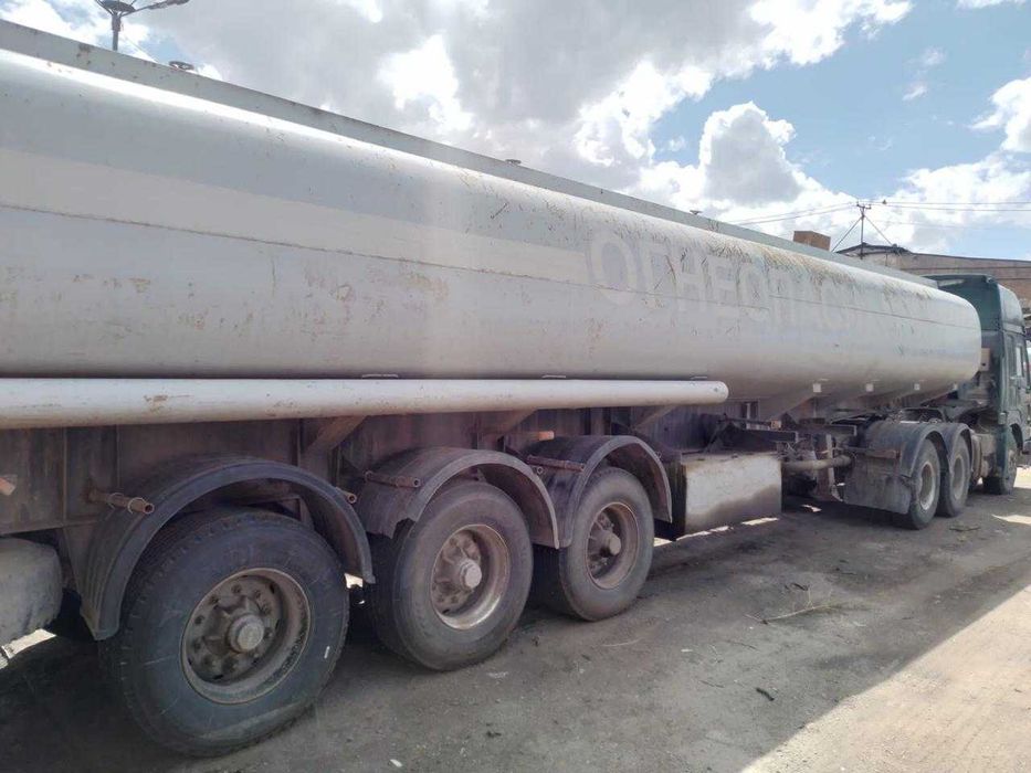 Продам прицеп-бочку и Хитачи 330