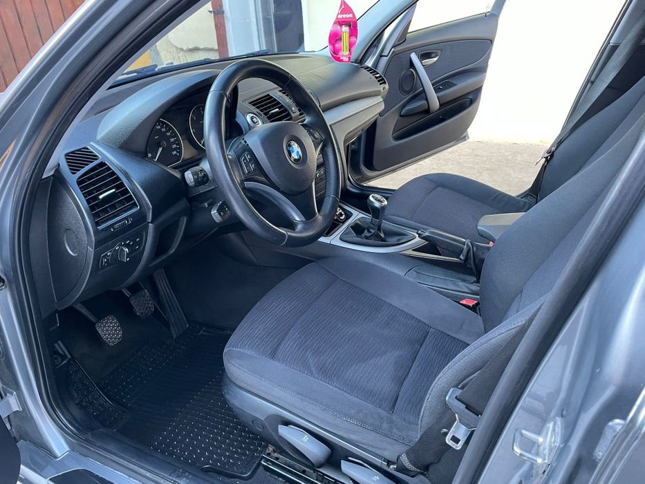 Vând Bmw seria 1 2011 sau schimb cu Audi a4 b8 +/- diferență