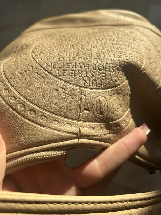 Продавам тези чанти