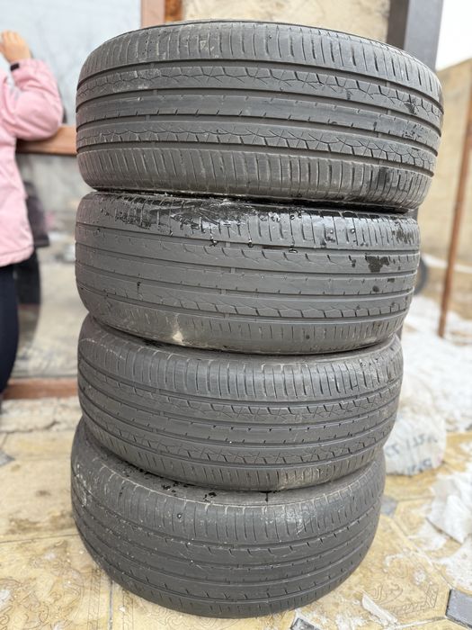 Летнее шины R17   215/55/17