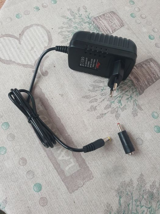 Захранващо устройство